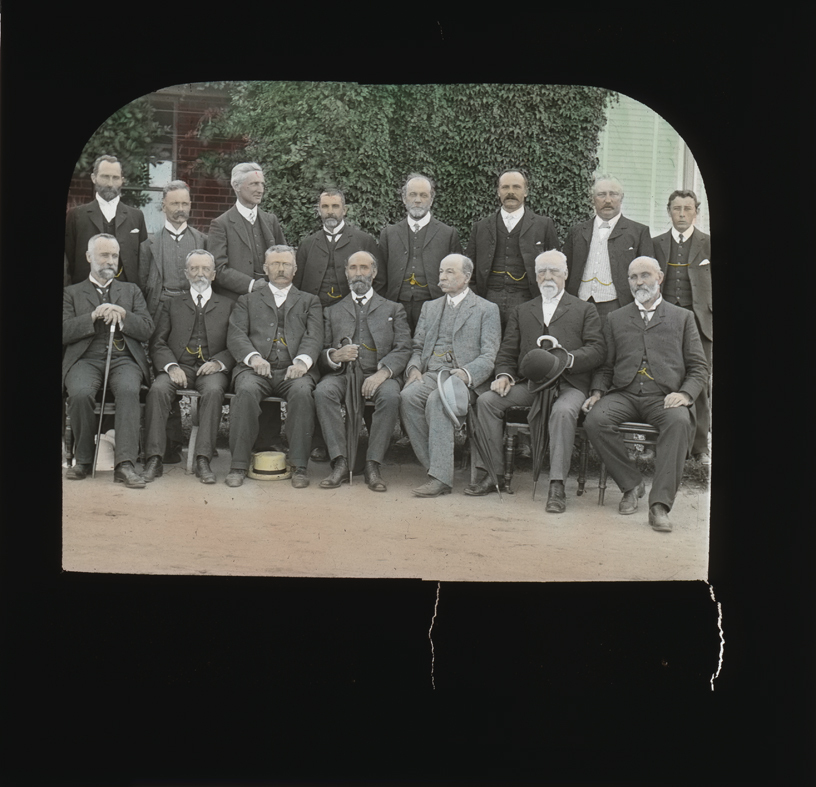 Formal portrait of visitors to Hawkesbury Agricultural College (HAC)