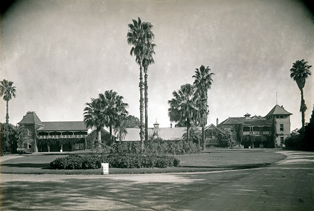Hawkesbury main entrance - Fairy Circle
