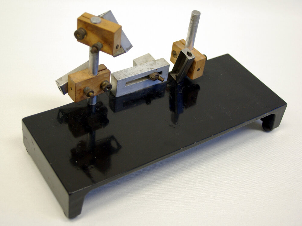 Apiary - apparatus used for the artificial insemination of the Queen Bee