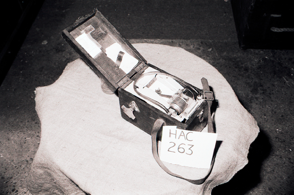 Milking machine vacuum tester