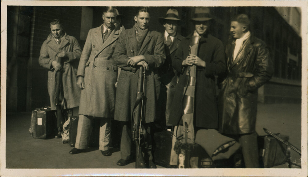 Hawkesbury Agricultural College (HAC) Rifle Team on the way to Roseworthy College (South Australia)