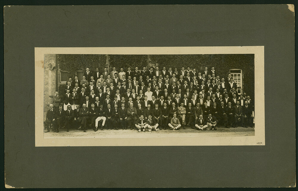 Diploma Day, 1922(3)? - staff &amp; students (Principal Southee seated centre front and Tebutt seated far left) [Hawkesbury Agricultural College (HAC)]