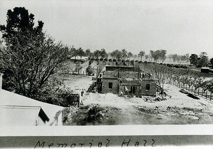 Memorial Hall under construction [Hawkesbury Agricultural College (HAC)]
