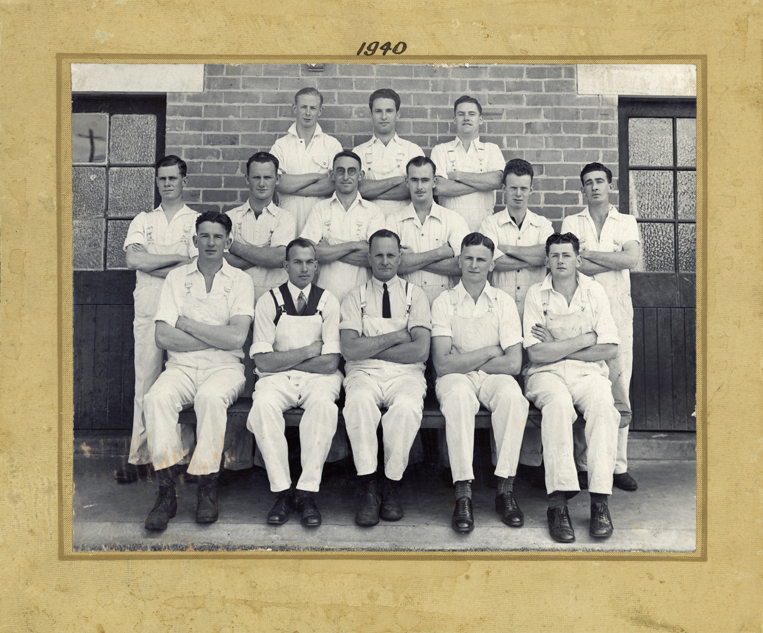 Dairying Diploma Class, 1940 [- Postcard Hawkesbury Agricultural College (HAC)]