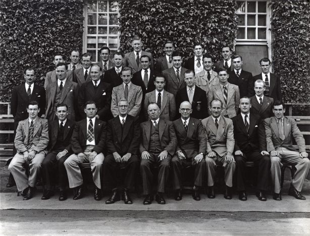 Diploma Class, 1945 - Staff &amp; students ([Hawkesbury Agricultural College (HAC)]