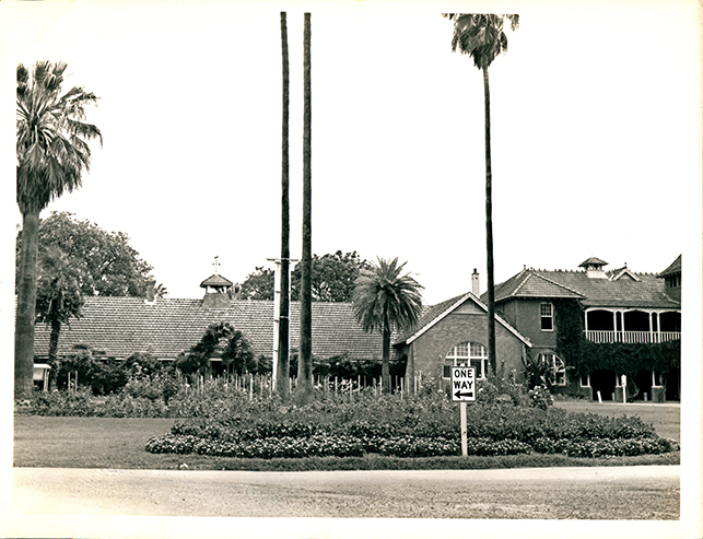 Hawkesbury main entrance - Fairy Circle