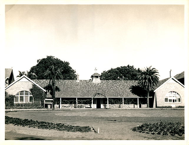 Hawkesbury main entrance - Fairy Circle