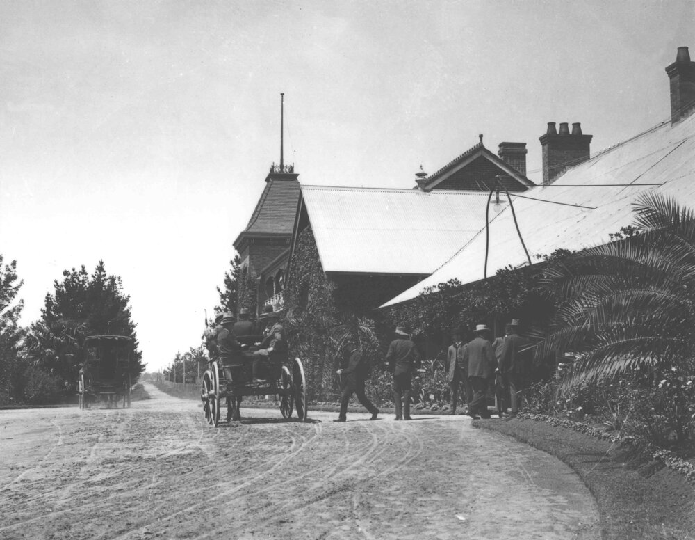 Main Administration Building - Two horse-drawn carriages outside the entrance [Hawkesbury Agricultural College (HAC)]
