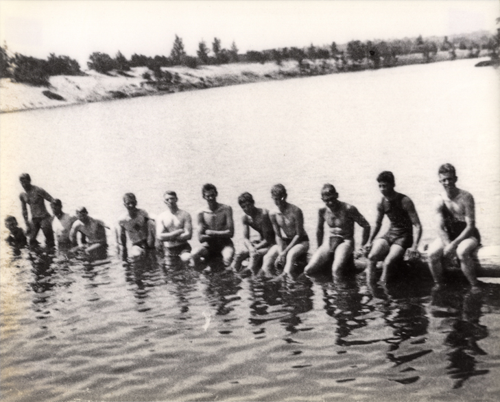 Students swimming in the Nepean River [Hawkesbury Agricultural College (HAC)]