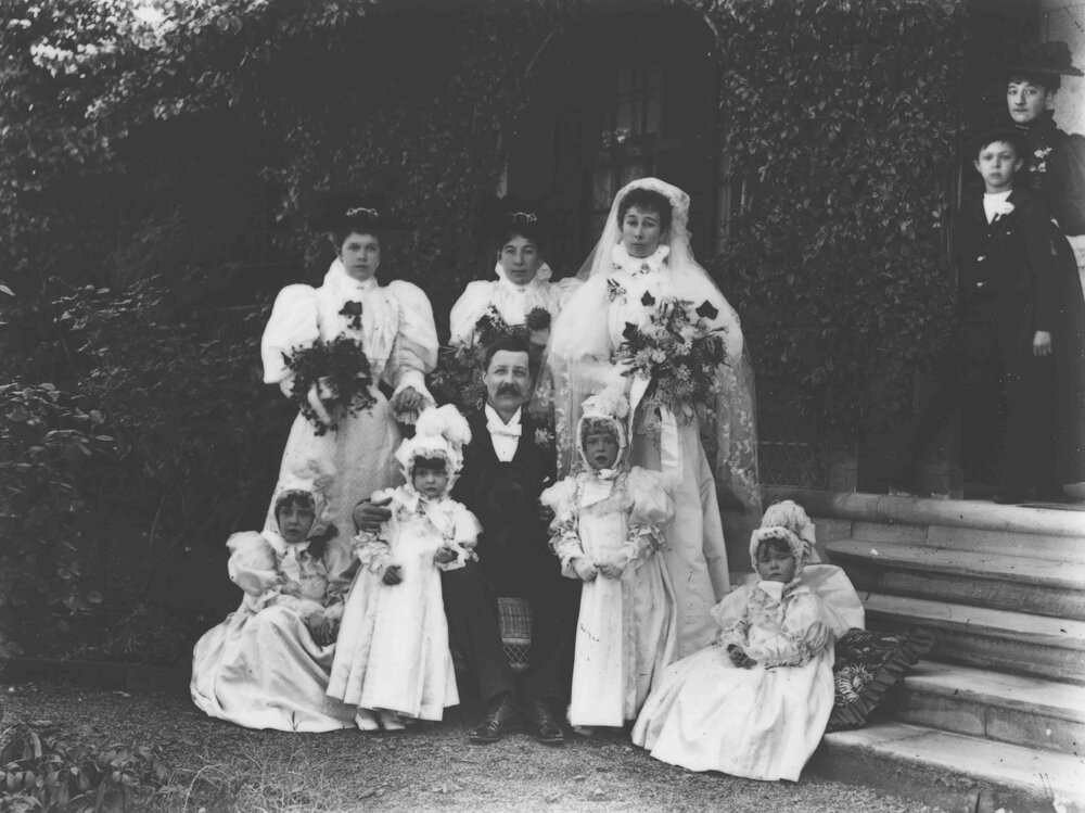 Wedding party [Hawkesbury Agricultural College (HAC)]