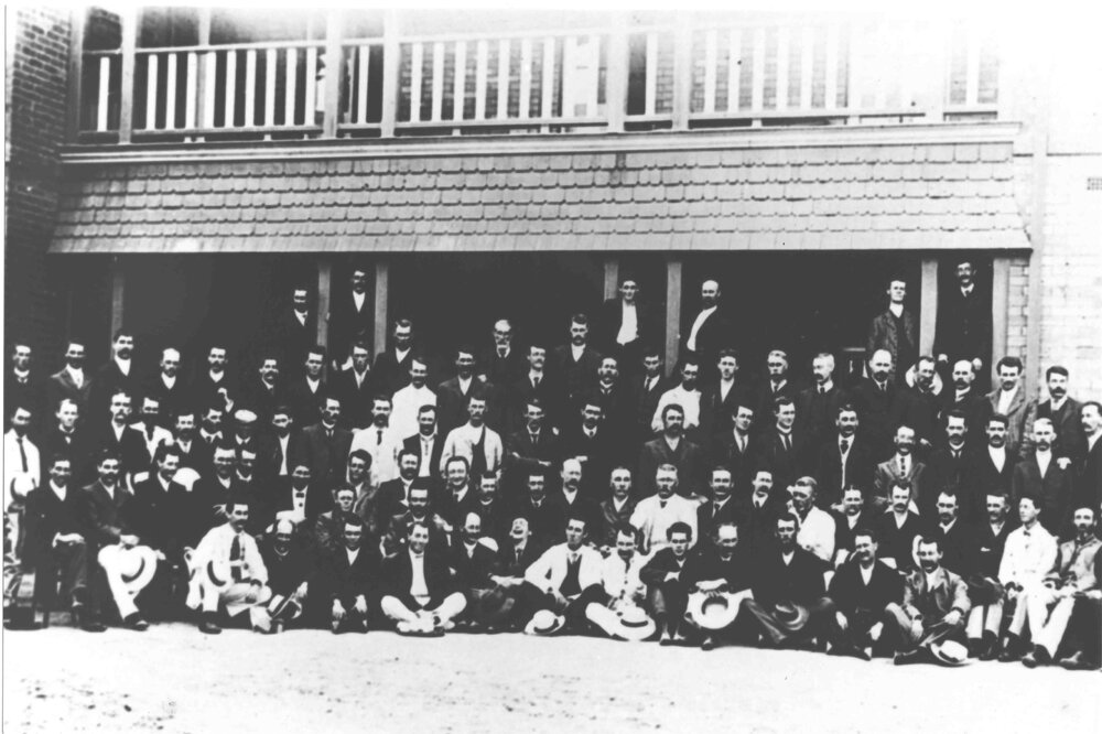 Winter School for Farmers, 1900s - Farmer students and staff (Principal Potts seated second row) [Hawkesbury Agricultural College (HAC)]