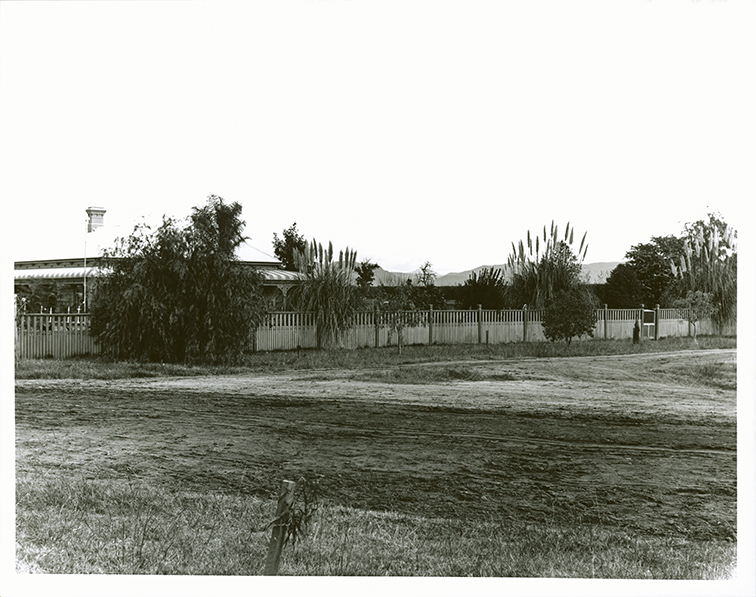 Yarramundi House (with timber fence) - showing dirt road in foreground [Hawkesbury Agricultural College (HAC)]