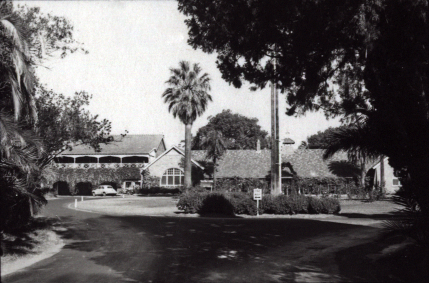 Main Administration Building - Fairy Circle with circular drive [Hawkesbury Agricultural College (HAC)]