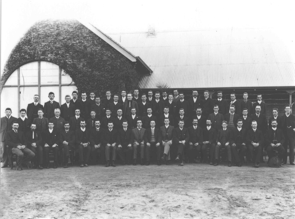 Winter School for Farmers(?) - class photograph [Hawkesbury Agricultural College (HAC)]
