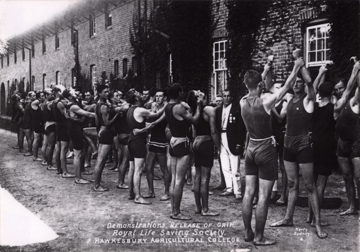 Demonstrations of the &lsquo;Release of Grip&rsquo; by the Royal Life Saving Society [Hawkesbury Agricultural College (HAC)]