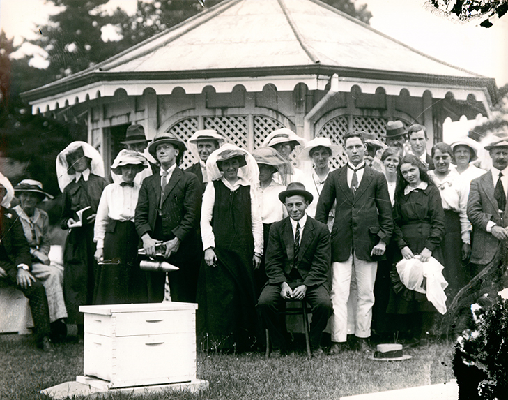 Apiary School group, taken in front of Apiary building [Hawkesbury Agricultural College (HAC)]