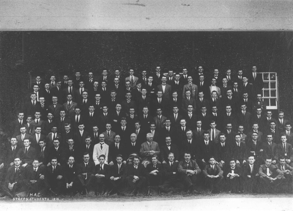 Staff &amp; Students, 1918 [Hawkesbury Agricultural College (HAC)]