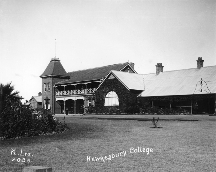 Main Administration Building - Front of Eastern side with the Master's residence in the background [Hawkesbury Agricultural College (HAC)]