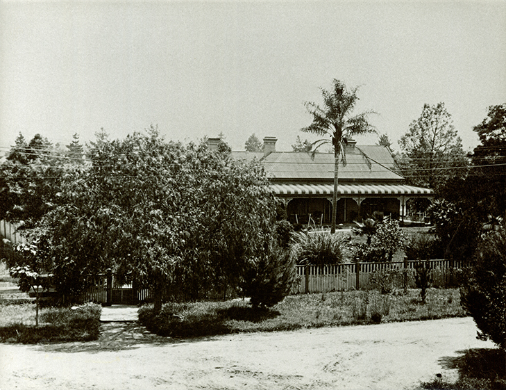 Yarramundi House (exterior) - Grounds and house [Hawkesbury Agricultural College (HAC)] - Print 1 of 2