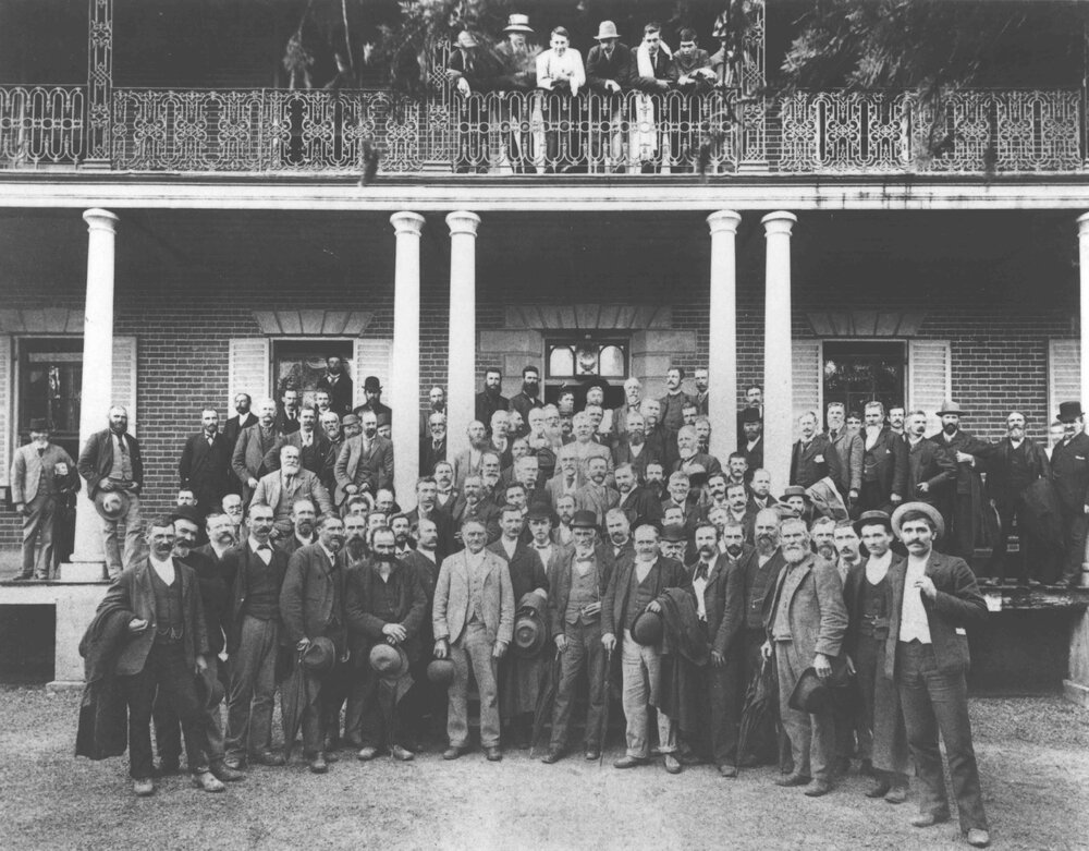 Staff and students - Outside Toxana [Hawkesbury Agricultural College (HAC)]