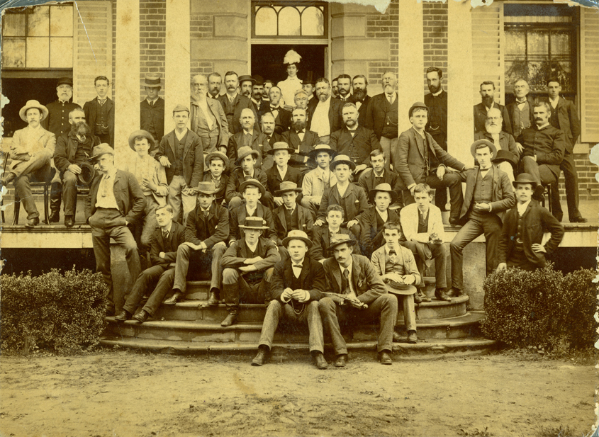 Staff and students - Outside Toxana [Hawkesbury Agricultural College (HAC)]