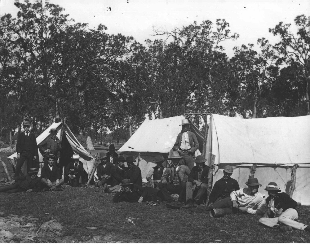Land clearing - students &amp; staff in front of tents [Hawkesbury Agricultural College (HAC)]