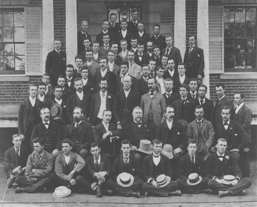 Staff and students - Outside Toxana [Hawkesbury Agricultural College (HAC)]
