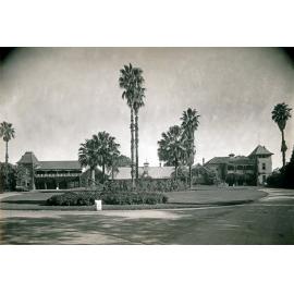 Hawkesbury main entrance - Fairy Circle
