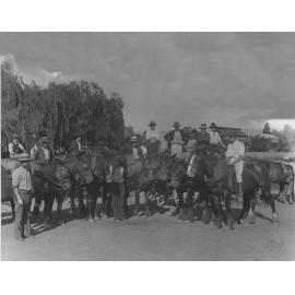 Students and harnessed horses [Hawkesbury Agricultural College (HAC)]