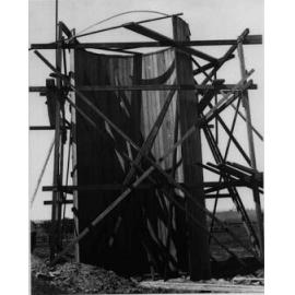 Construction of twin timber silos at the Dairy [Hawkesbury Agricultural College (HAC)]