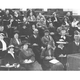 Farmers Winter School, 1917 - student farmers (mostly women) in the lecture theatre [Hawkesbury Agricultural College (HAC)]