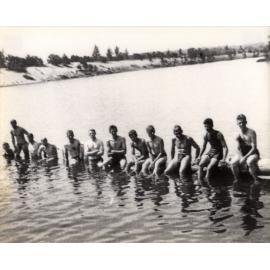 Students swimming in the Nepean River [Hawkesbury Agricultural College (HAC)]