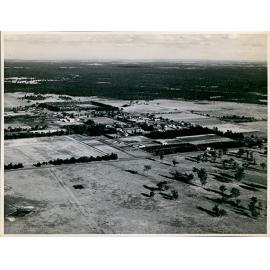 Overview of College from West - Memorial Library but no new swimming pool [Hawkesbury Agricultural College (HAC)] - Print 1 of 2