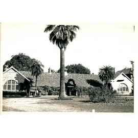 Hawkesbury main entrance - Fairy Circle