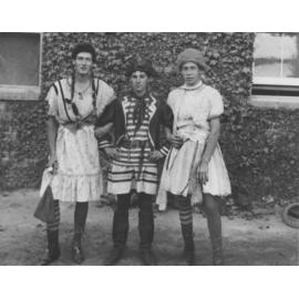 Empire Day - Students dressed up [Hawkesbury Agricultural College (HAC)]