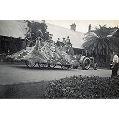 HAC students on floats pulled by a tractor