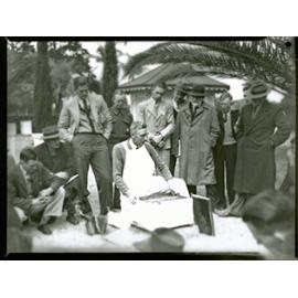 Instructor demonstrating at an Apiary School [Hawkesbury Agricultural College (HAC)]