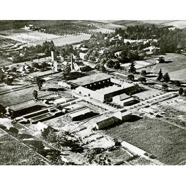 Aerial photograph - Farm buildings looking over Stable Square towards Quadrangle [Hawkesbury Agricultural College (HAC)] - Print 2 of 2 - Cropped